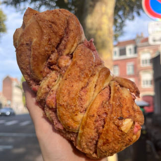 BABKA PRALINES ROSES _ OCTOBRE ACAB